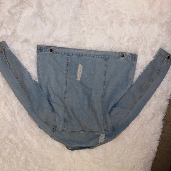 Blue ripped jean jacket - Picture 3 of 3